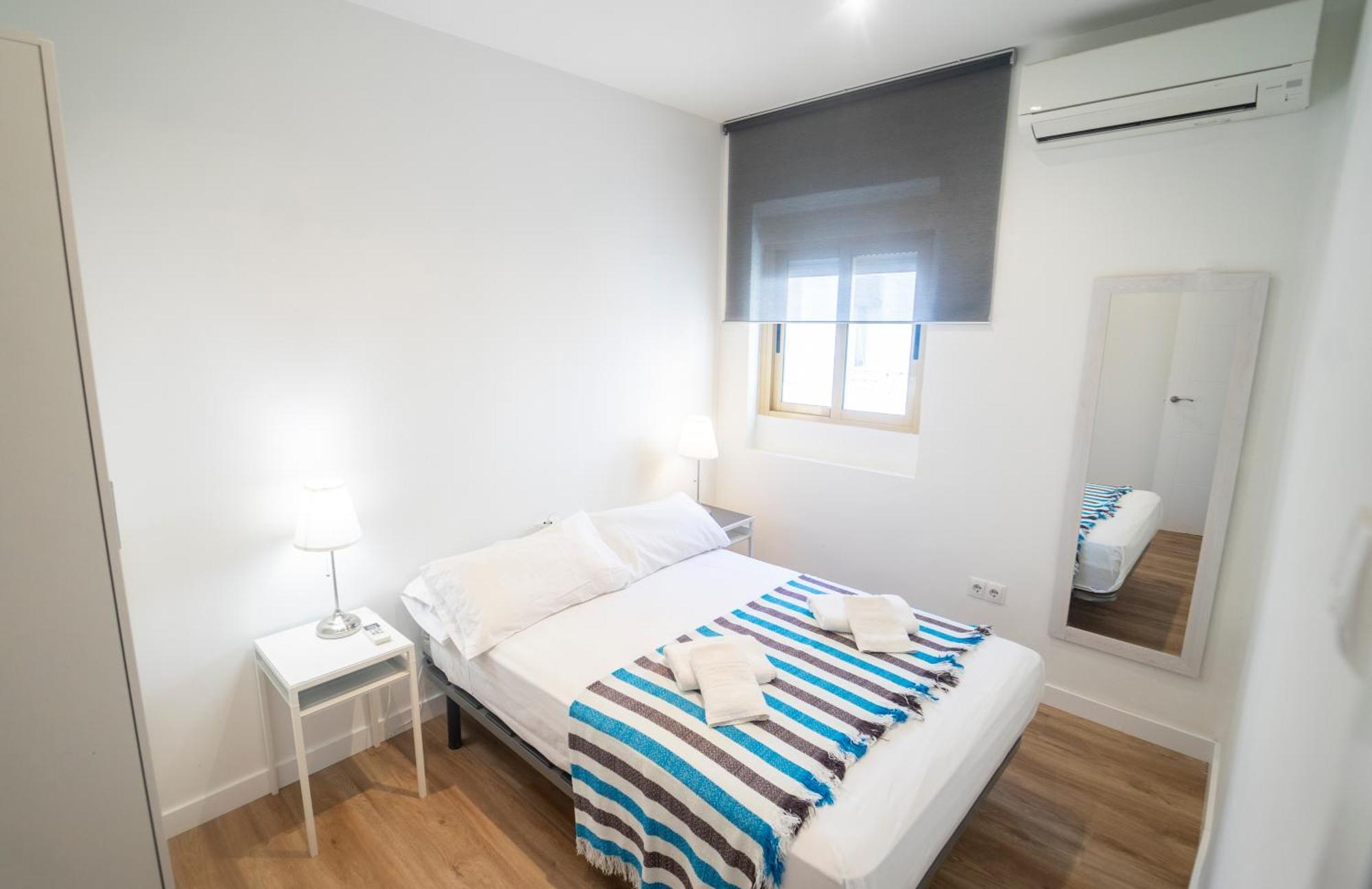 Apartamentos céntricos, parking, wifi y A/C Granada Exterior foto